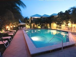 the caribbean court boutique hotel
