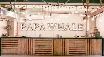 hotel papa whale