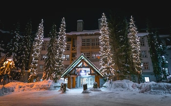 blackcomb springs suites by clique