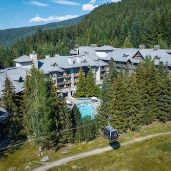 blackcomb springs suites by clique