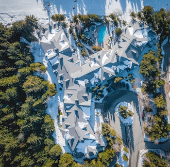 blackcomb springs suites by clique