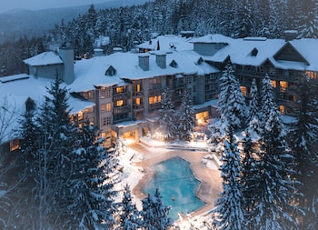 blackcomb springs suites by clique