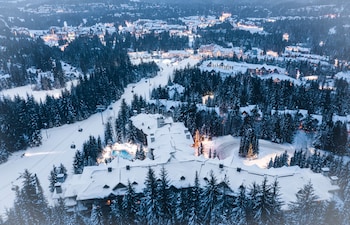 blackcomb springs suites by clique