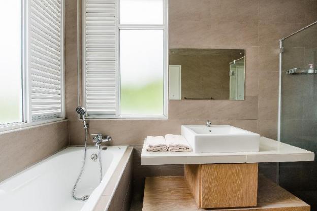 new corner shamrock beach villas seaview