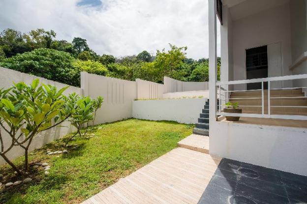 new corner shamrock beach villas seaview