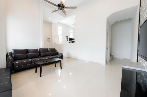 new corner shamrock beach villas seaview