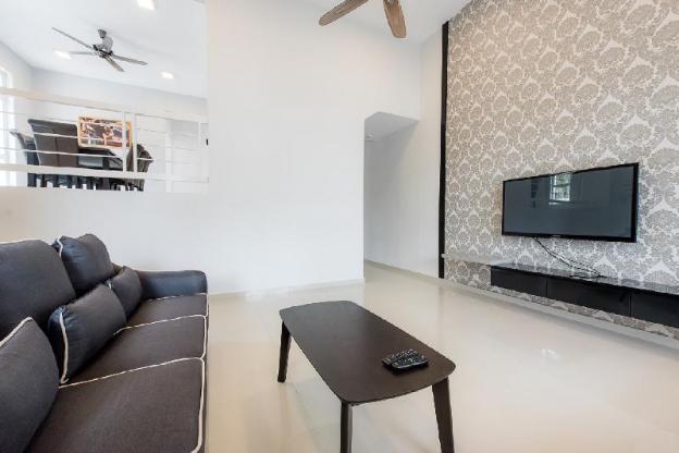 new corner shamrock beach villas seaview