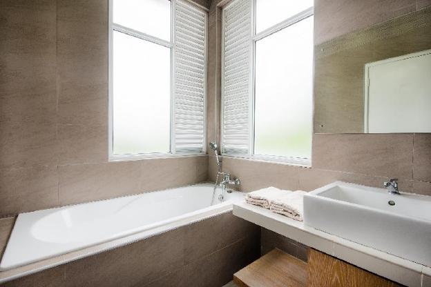 new corner shamrock beach villas seaview