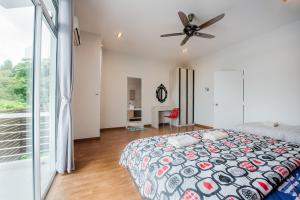 new corner shamrock beach villas seaview