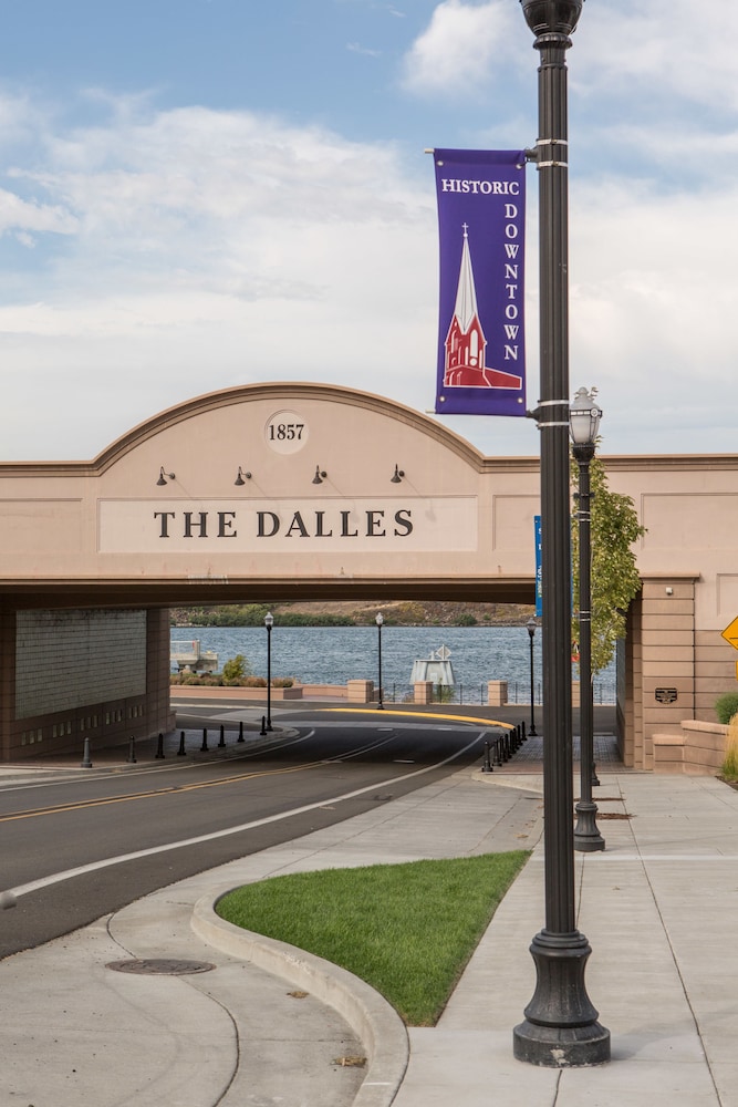the dalles inn