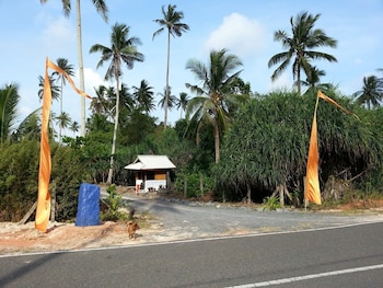 mutiara beach resort