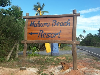 mutiara beach resort