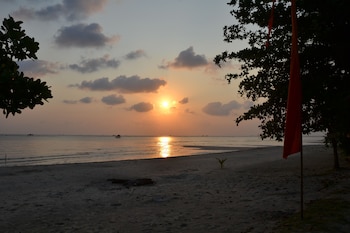 mutiara beach resort