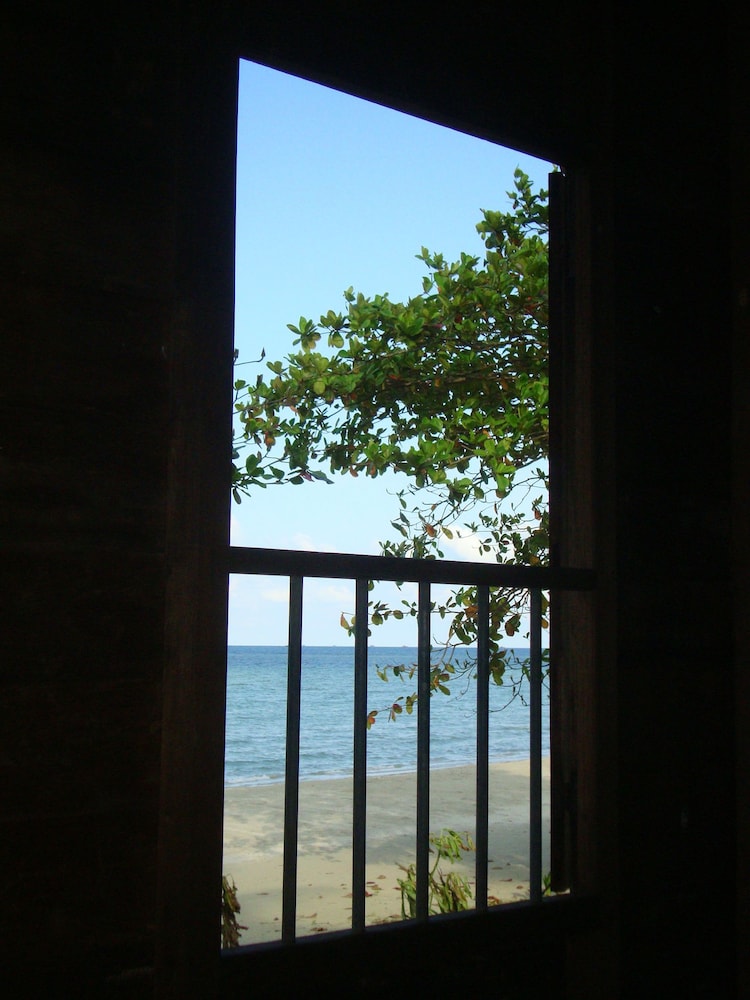 mutiara beach resort