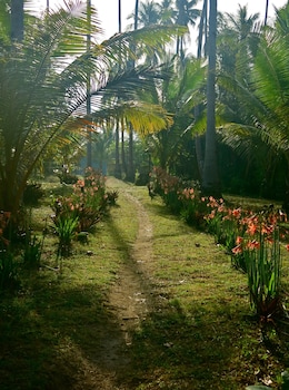 mutiara beach resort