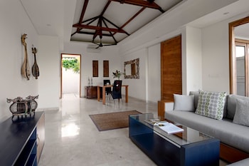kokomo resort gili gede