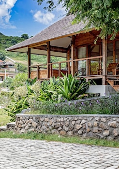 kokomo resort gili gede