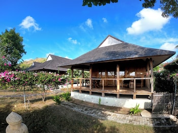 kokomo resort gili gede