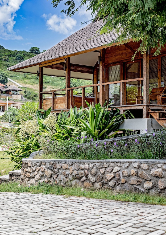 kokomo resort gili gede