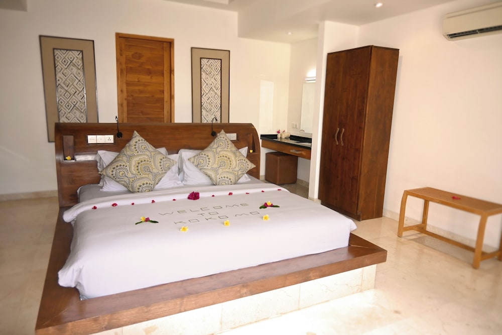 kokomo resort gili gede