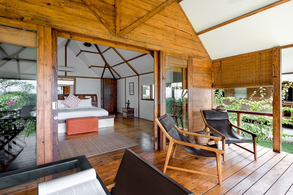 kokomo resort gili gede