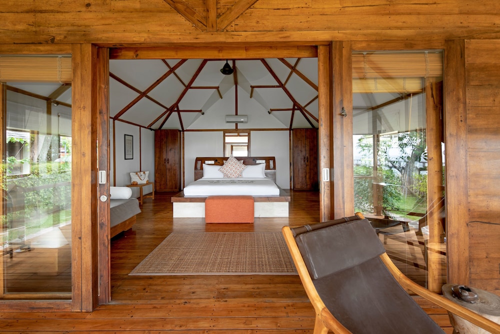 kokomo resort gili gede