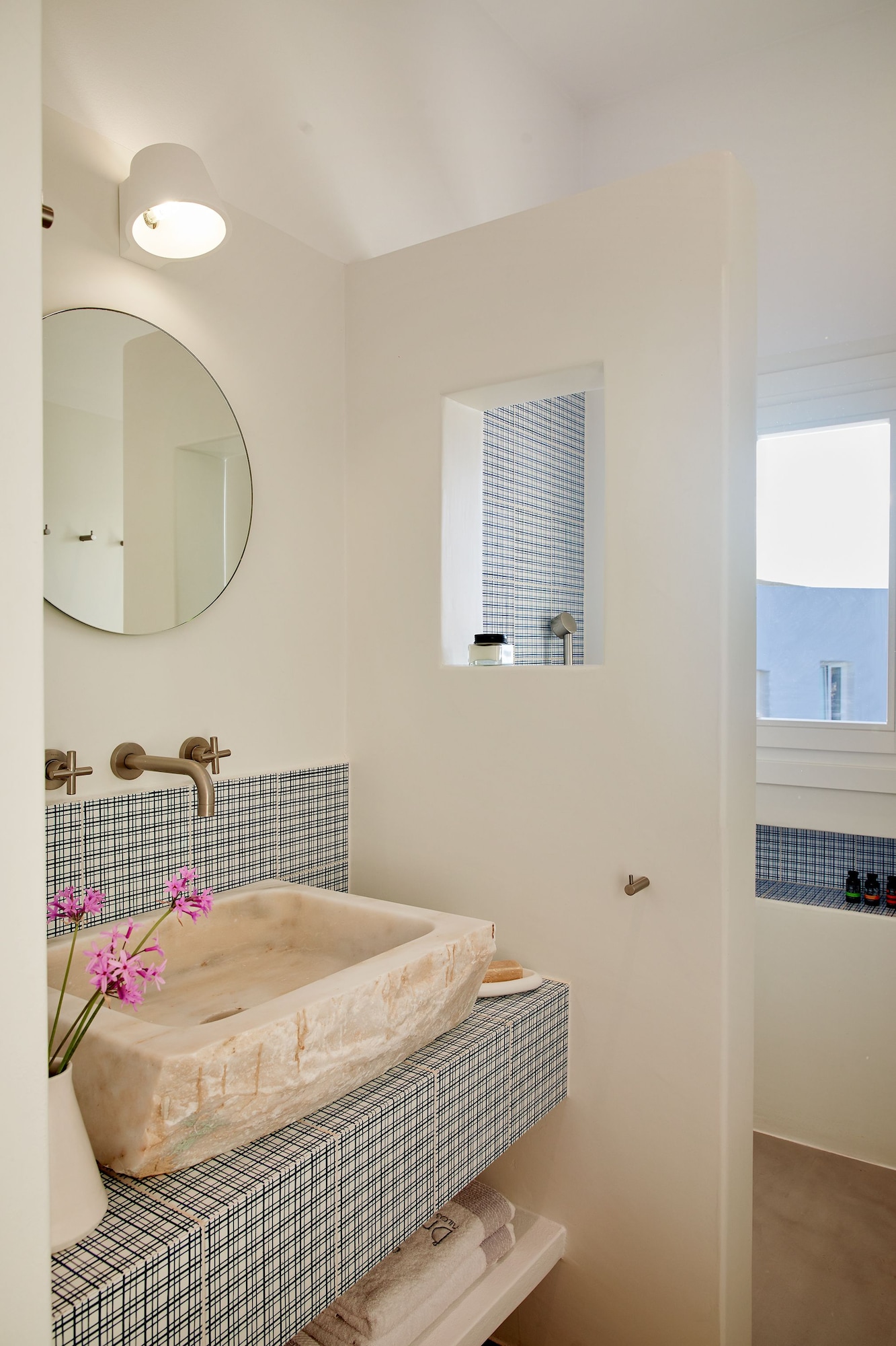 milos breeze boutique hotel