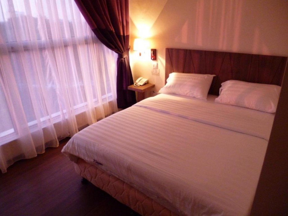 9 square hotel bangi