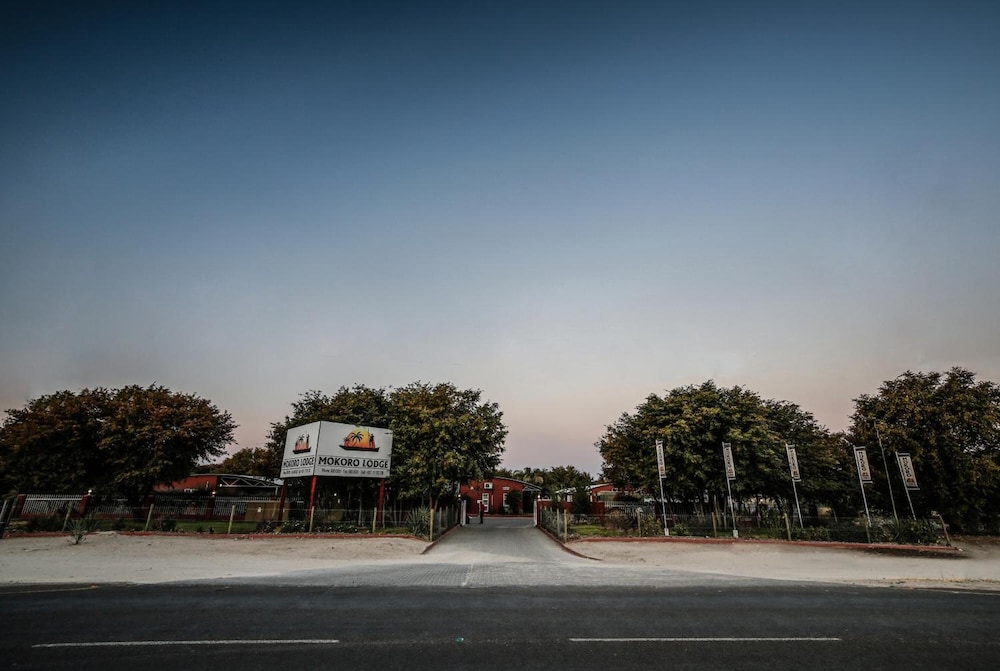 mokoro lodge