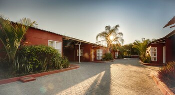 mokoro lodge