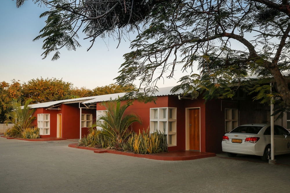 mokoro lodge
