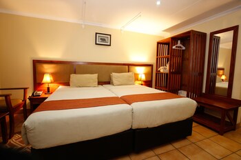 mokoro lodge