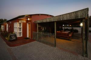 mokoro lodge