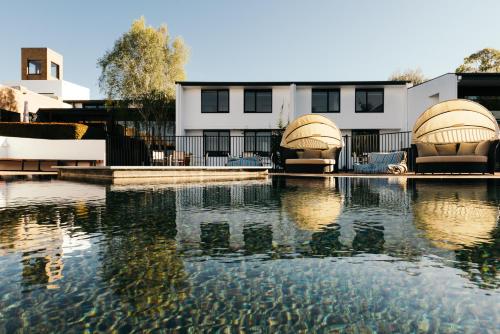 Waurn Ponds Estate,,3 star