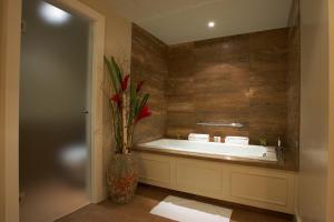 The Ivy At Verity,Ontario>>Downtown Toronto,5 star