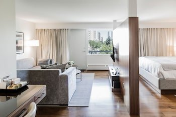 the james hotel