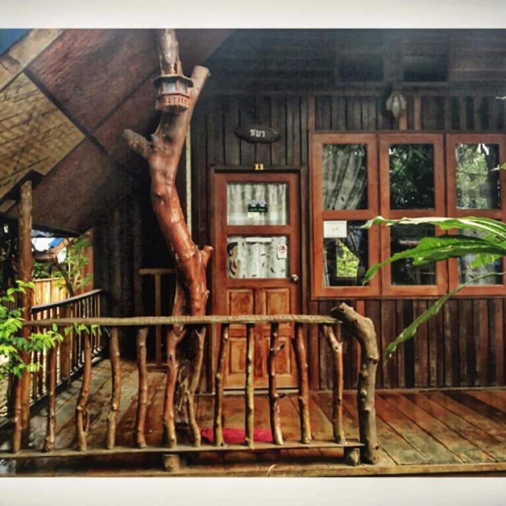 ruennamyen resort