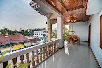 dv angkor villa