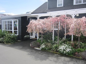 cottage mews motel