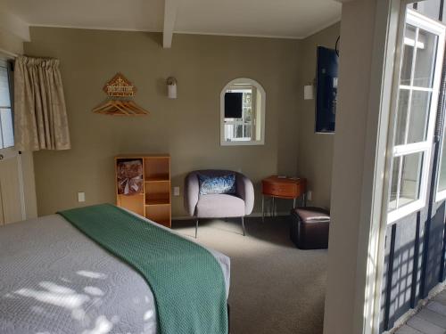 Cottage Mews Motel,Two Mile Bay>>Taupo,3 star