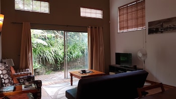 six valk avenue guest house