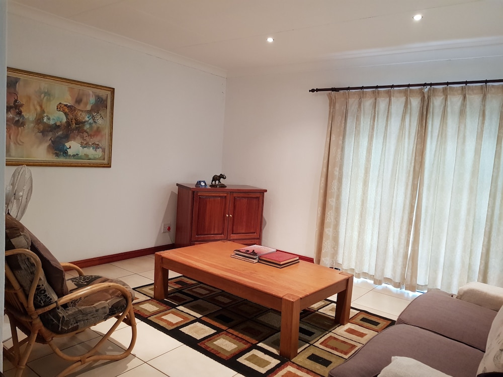 six valk avenue guest house