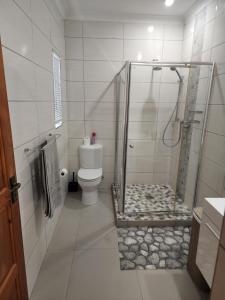 Six Valk Avenue Guest House,Near Montecasino,4 star