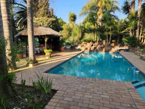 Six Valk Avenue Guest House,Near Montecasino,4 star