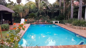 six valk avenue guest house