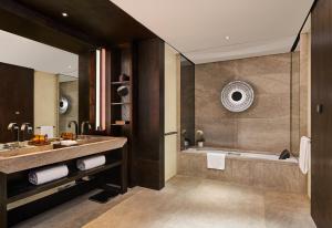 hyatt regency wuhan optics valley