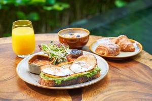 quincy hotel singapore by far east hospitality