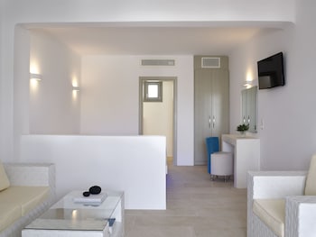 aurora luxury suites