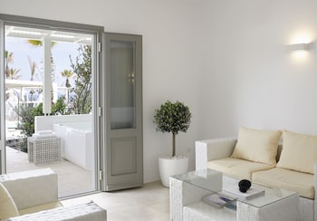 aurora luxury suites