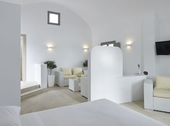 aurora luxury suites